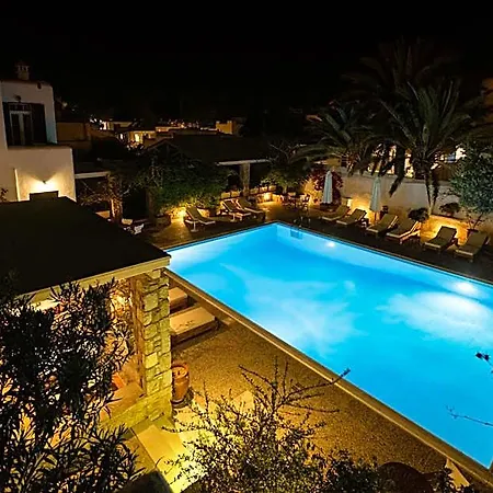 Aparthotel Andromeda 4*